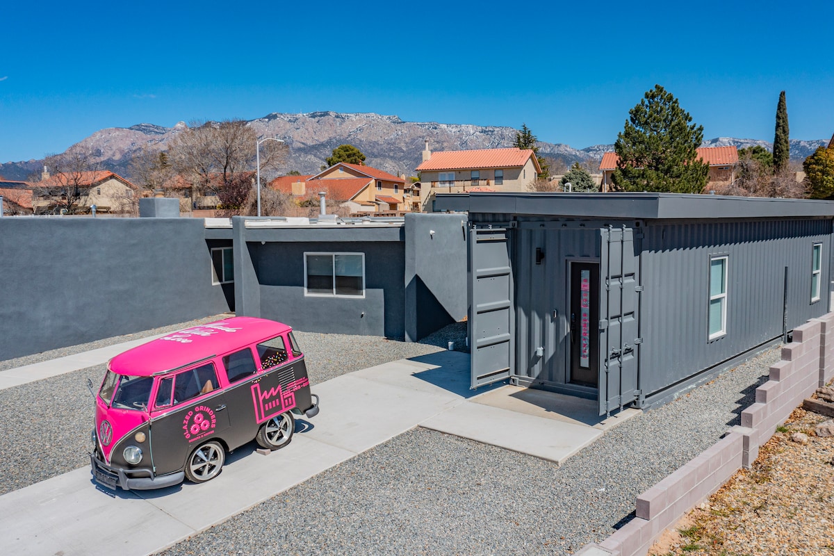 Casita Container w/ Hot Tub & King Bed On One Floor, photo 5