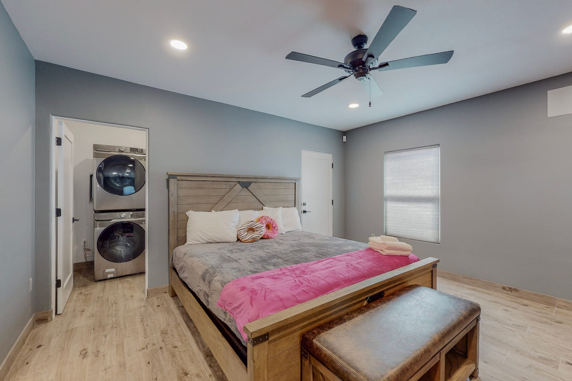 Casita Container w/ Hot Tub & King Bed On One Floor, photo 14