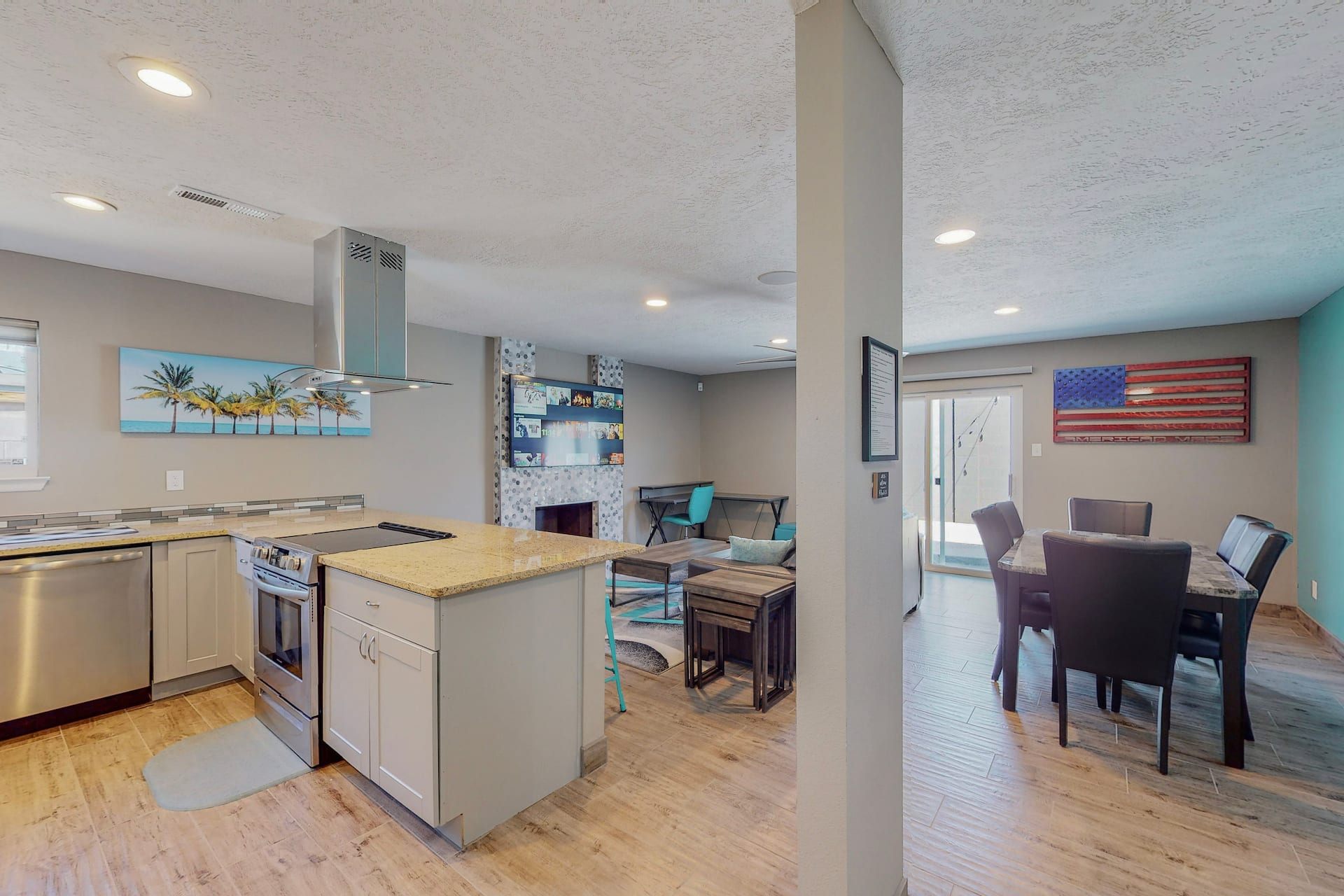 Hot Tub Beach House w/ Grill & 3 King Beds, photo 8