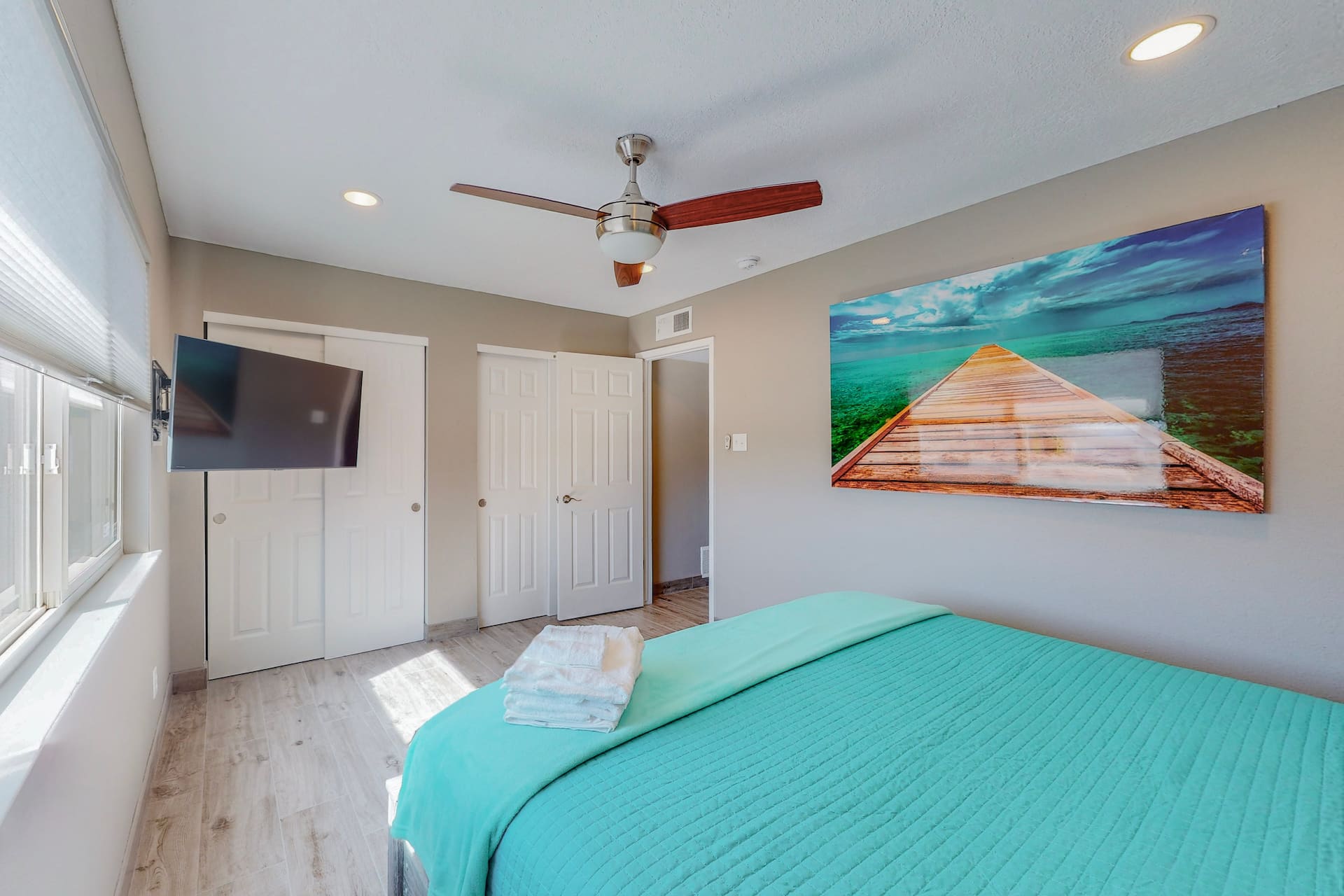 Hot Tub Beach House w/ Grill & 3 King Beds, photo 17