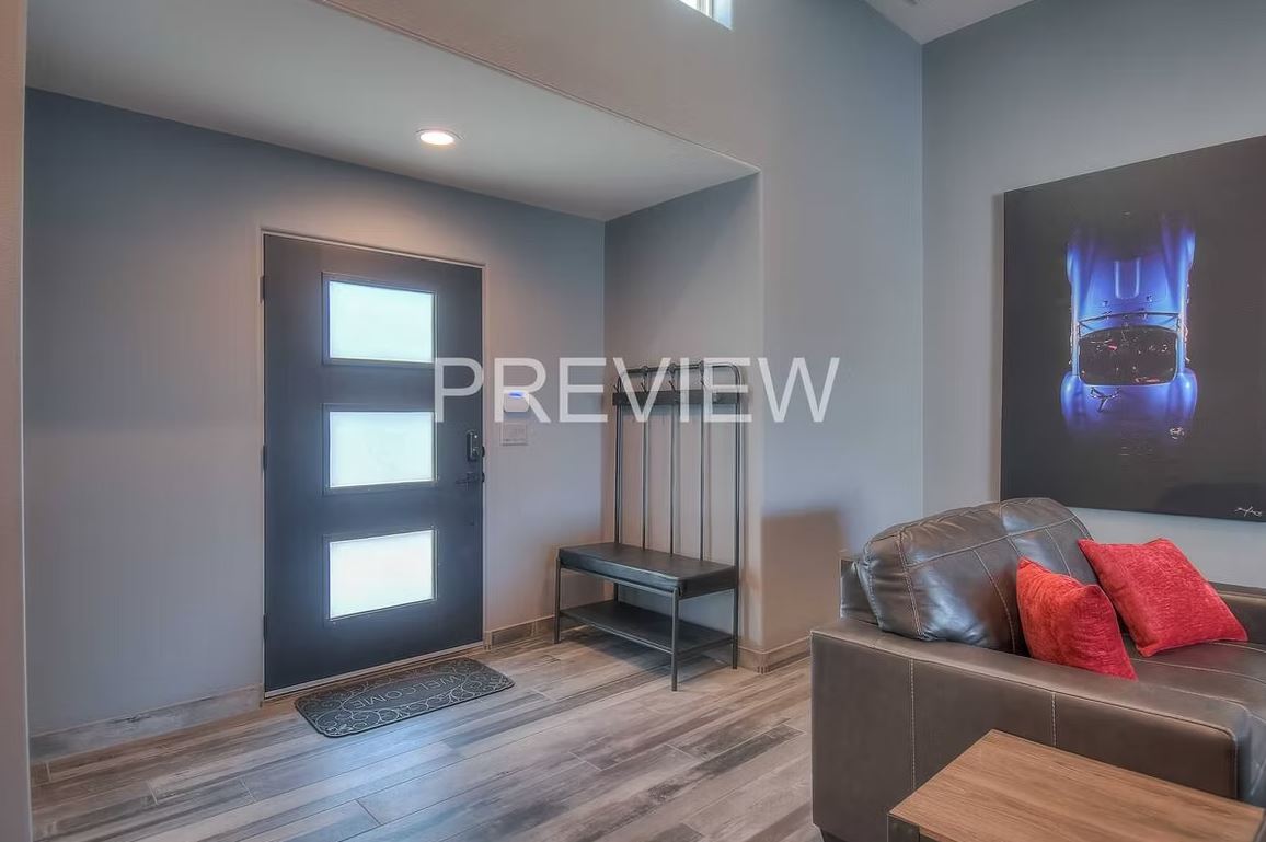 Modern Gasoline Alley w/ Hot Tub & 3 King Beds, photo 10