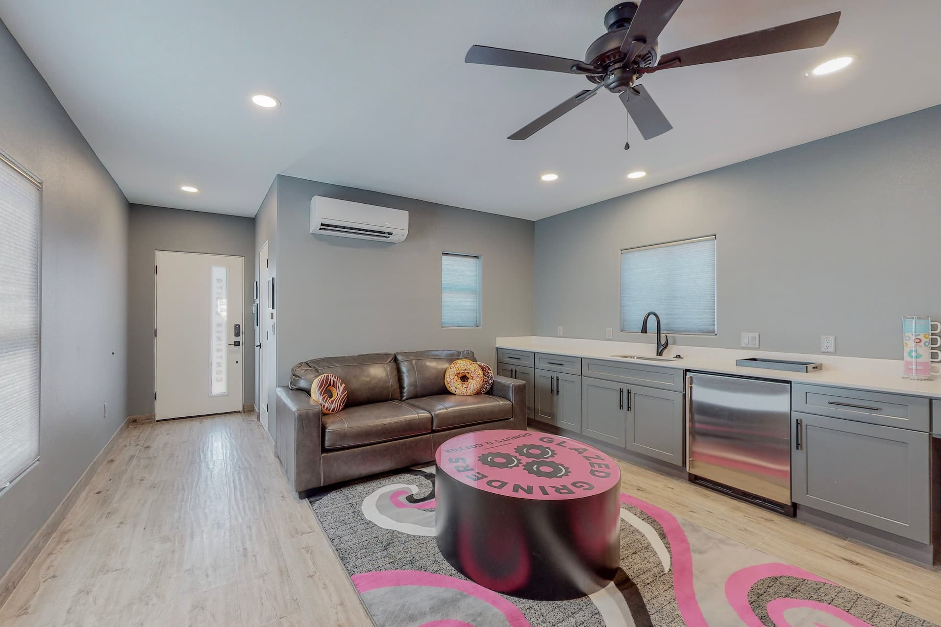 Casita Container w/ Hot Tub & King Bed On One Floor, photo 15