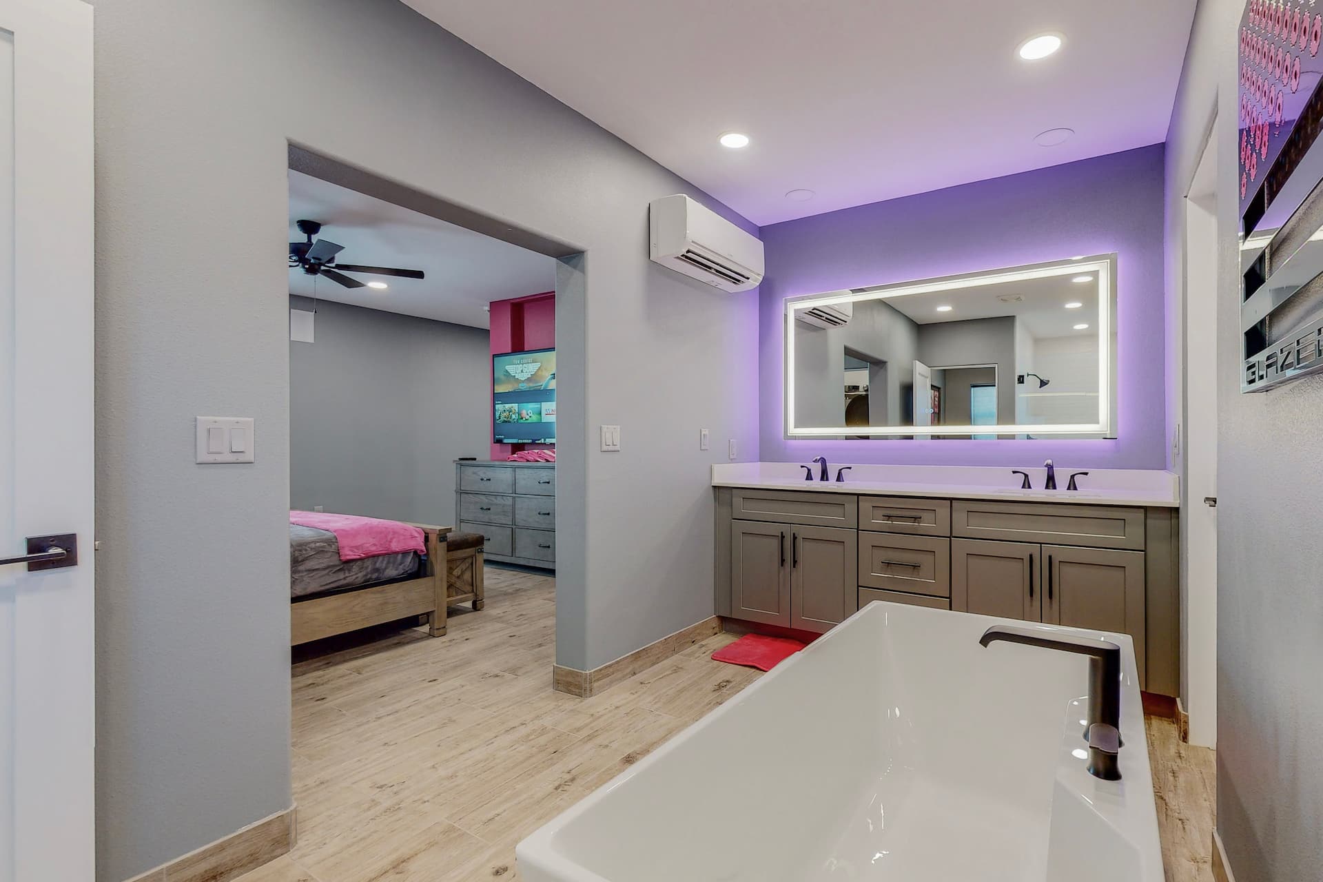 Casita Container w/ Hot Tub & King Bed On One Floor, photo 7