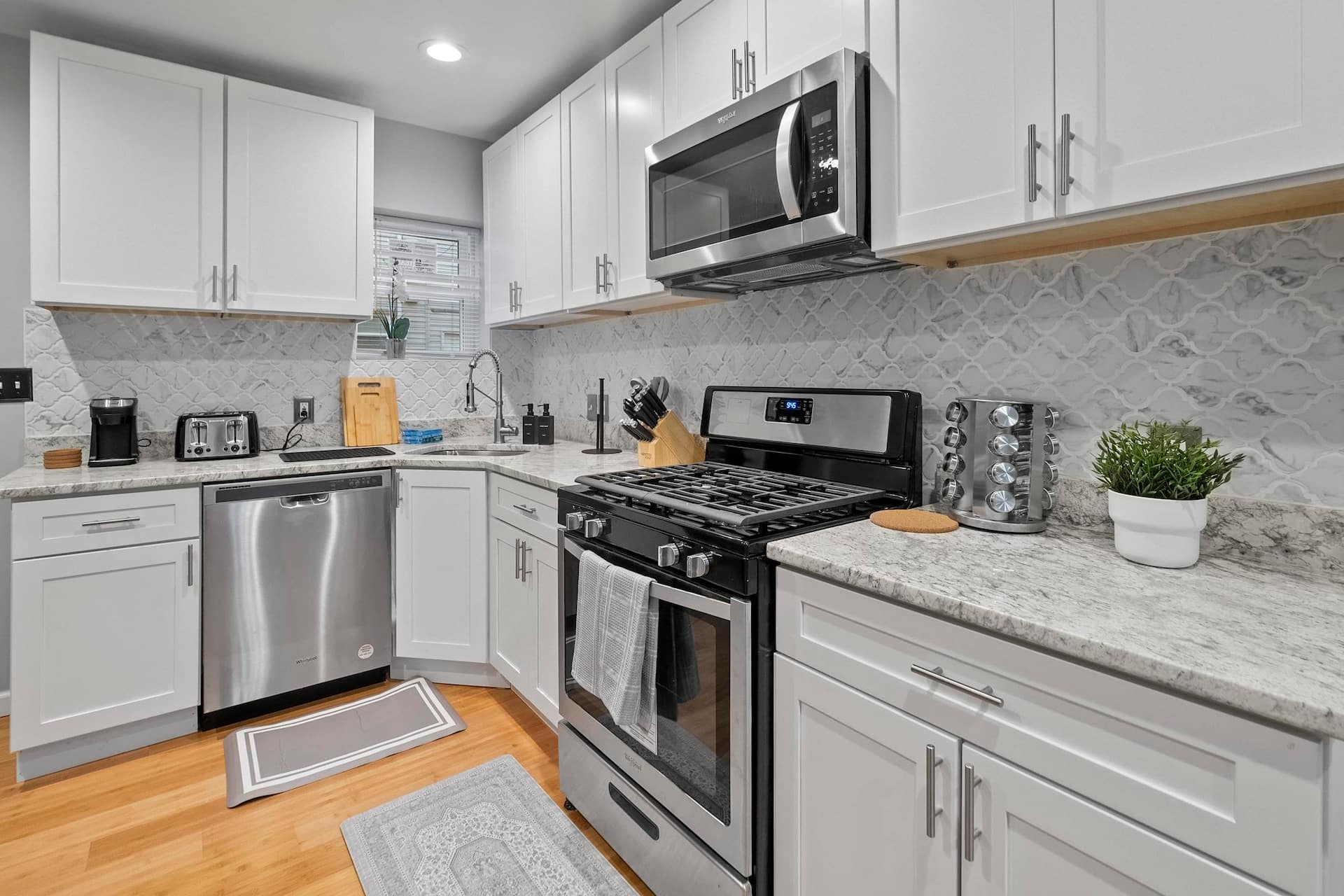 Walk to Orioles & Ravens Stadium | 3BR Home, photo 24