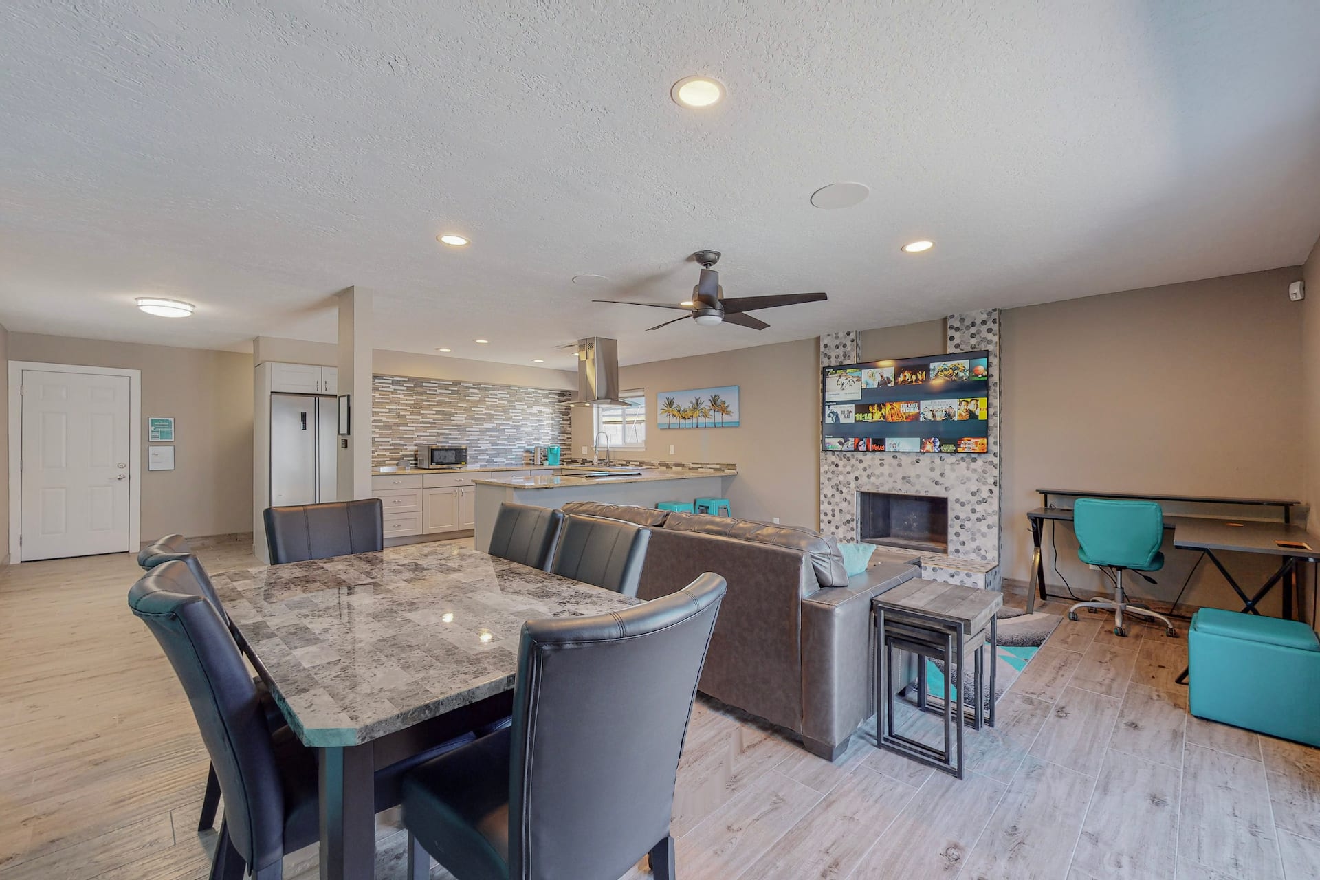 Hot Tub Beach House w/ Grill & 3 King Beds, photo 11