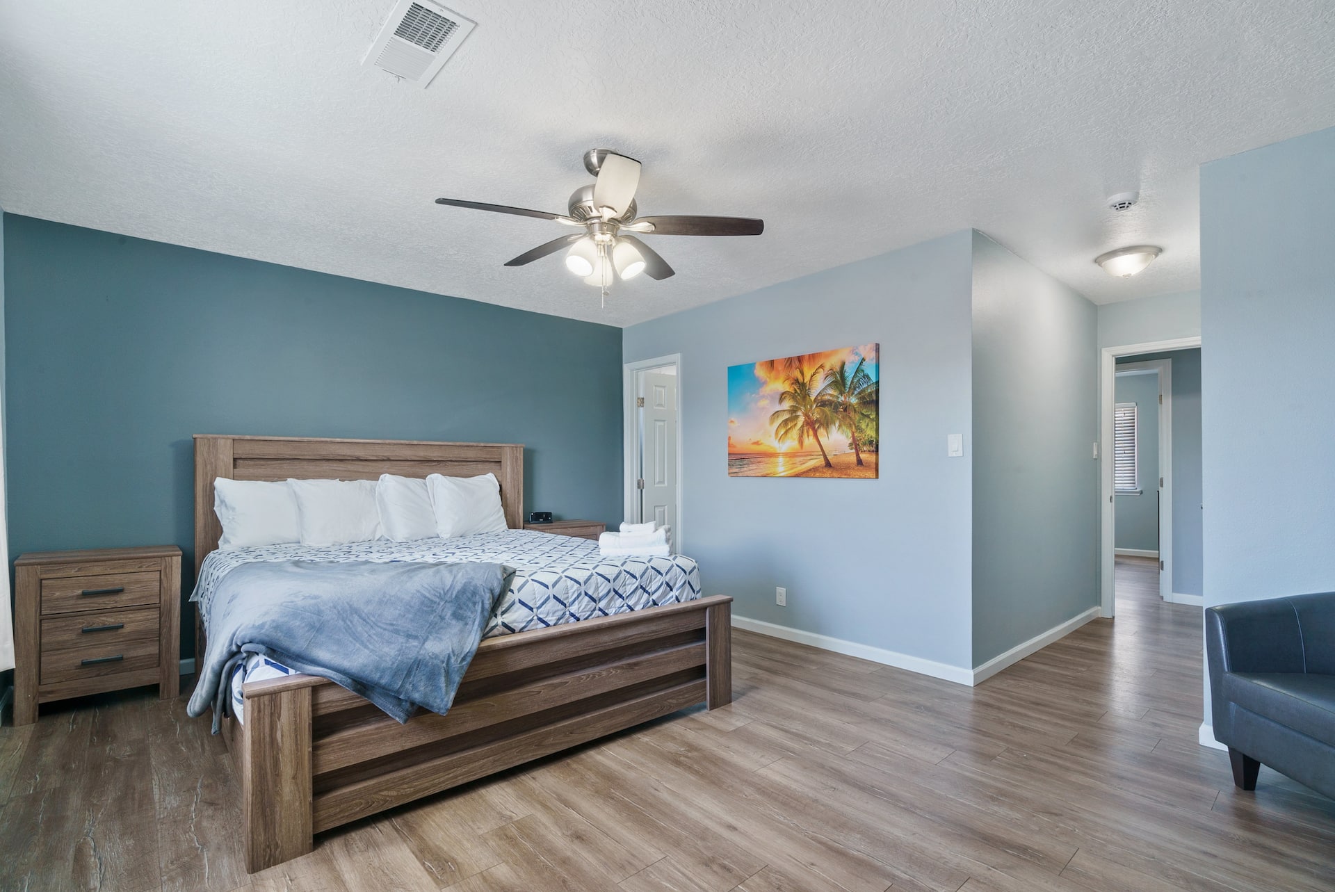 Sunset Home w/ Indoor Fireplace Hot Tub & 3 King Beds, photo 16