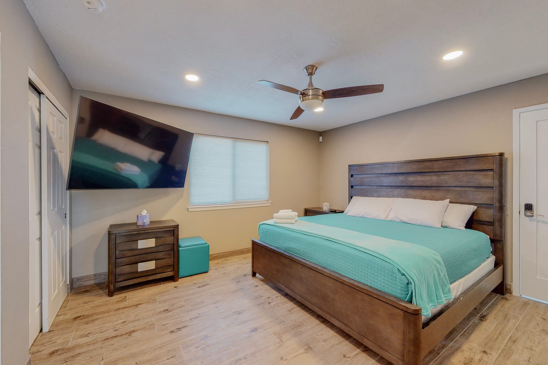 Hot Tub Beach House w/ Grill & 3 King Beds, photo 26