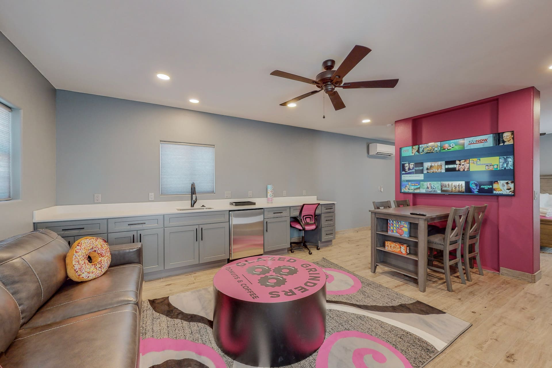 Casita Container w/ Hot Tub & King Bed On One Floor, photo 12