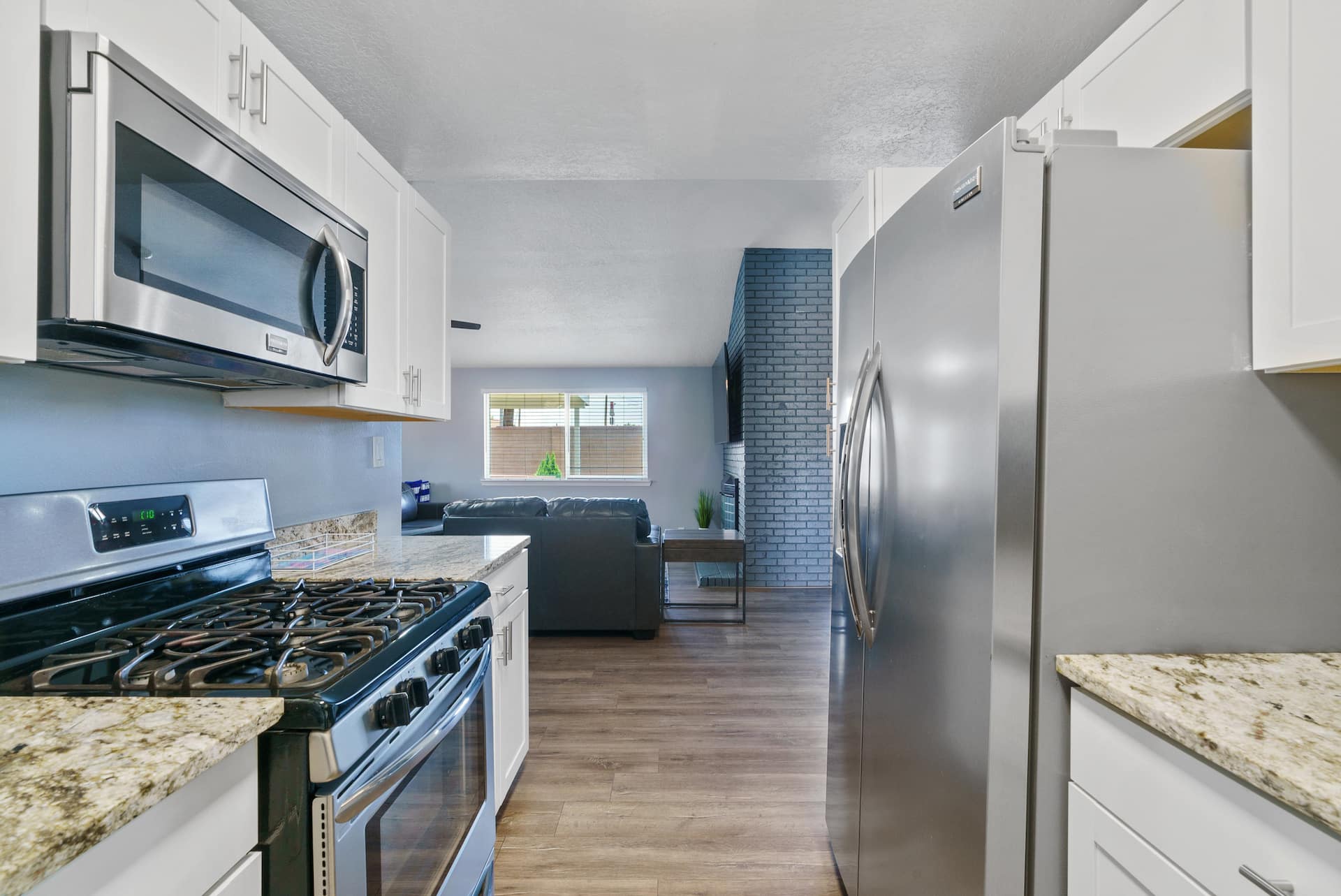 Sunset Home w/ Indoor Fireplace Hot Tub & 3 King Beds, photo 24