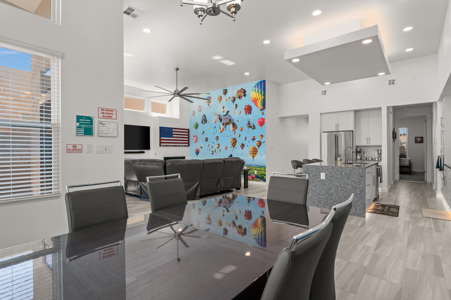 Luxurious Abode | Hot Tub & Rooftop Deck, photo 6