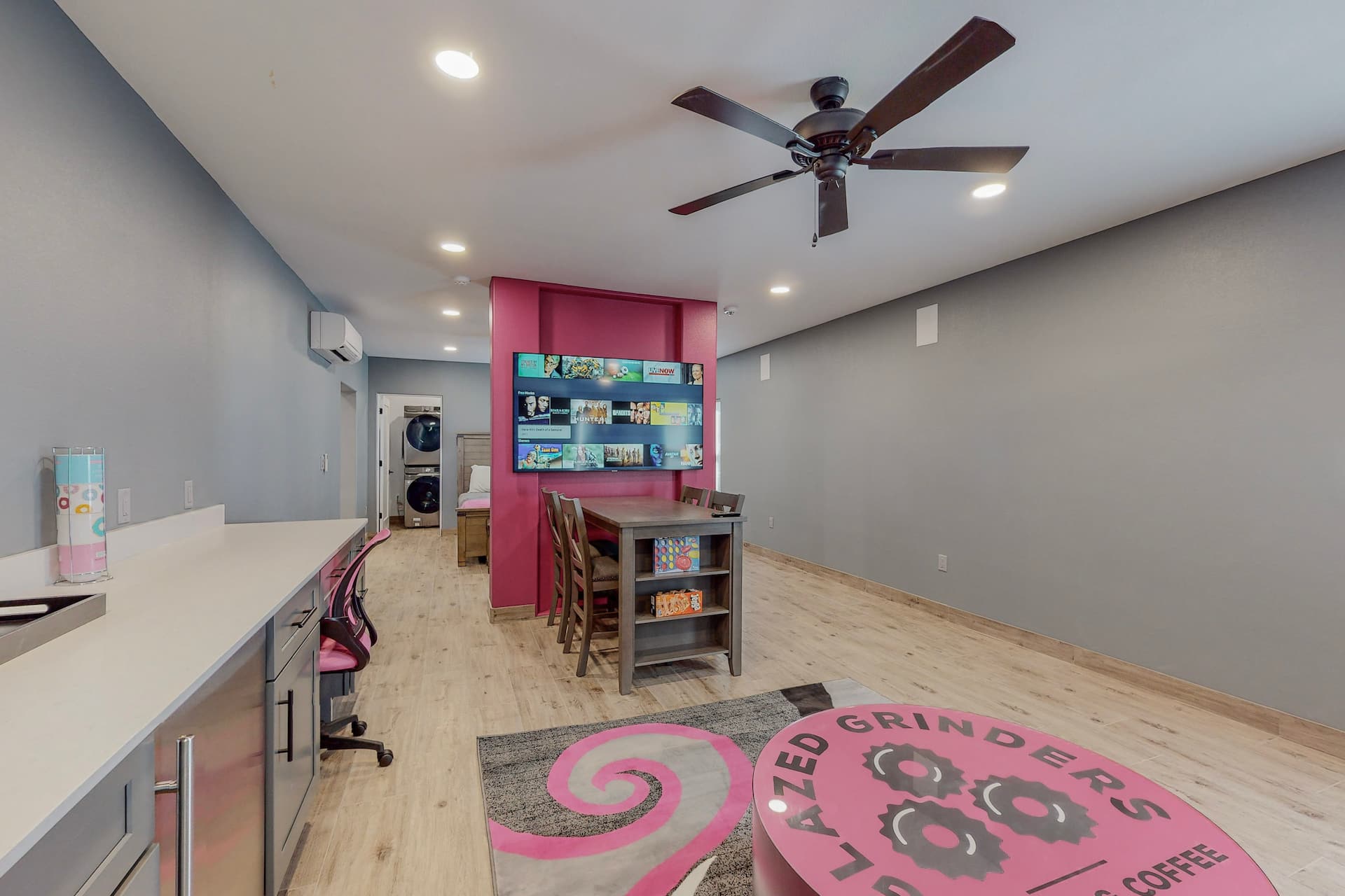 Casita Container w/ Hot Tub & King Bed On One Floor, photo 13