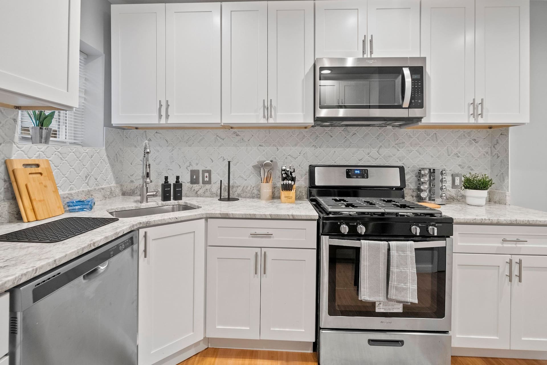 Walk to Orioles & Ravens Stadium | 3BR Home, photo 17