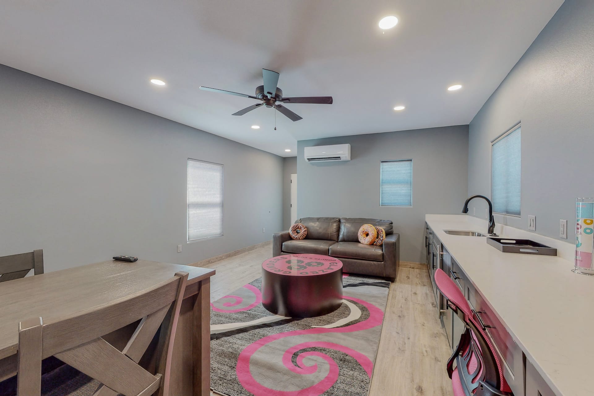 Casita Container w/ Hot Tub & King Bed On One Floor, photo 18