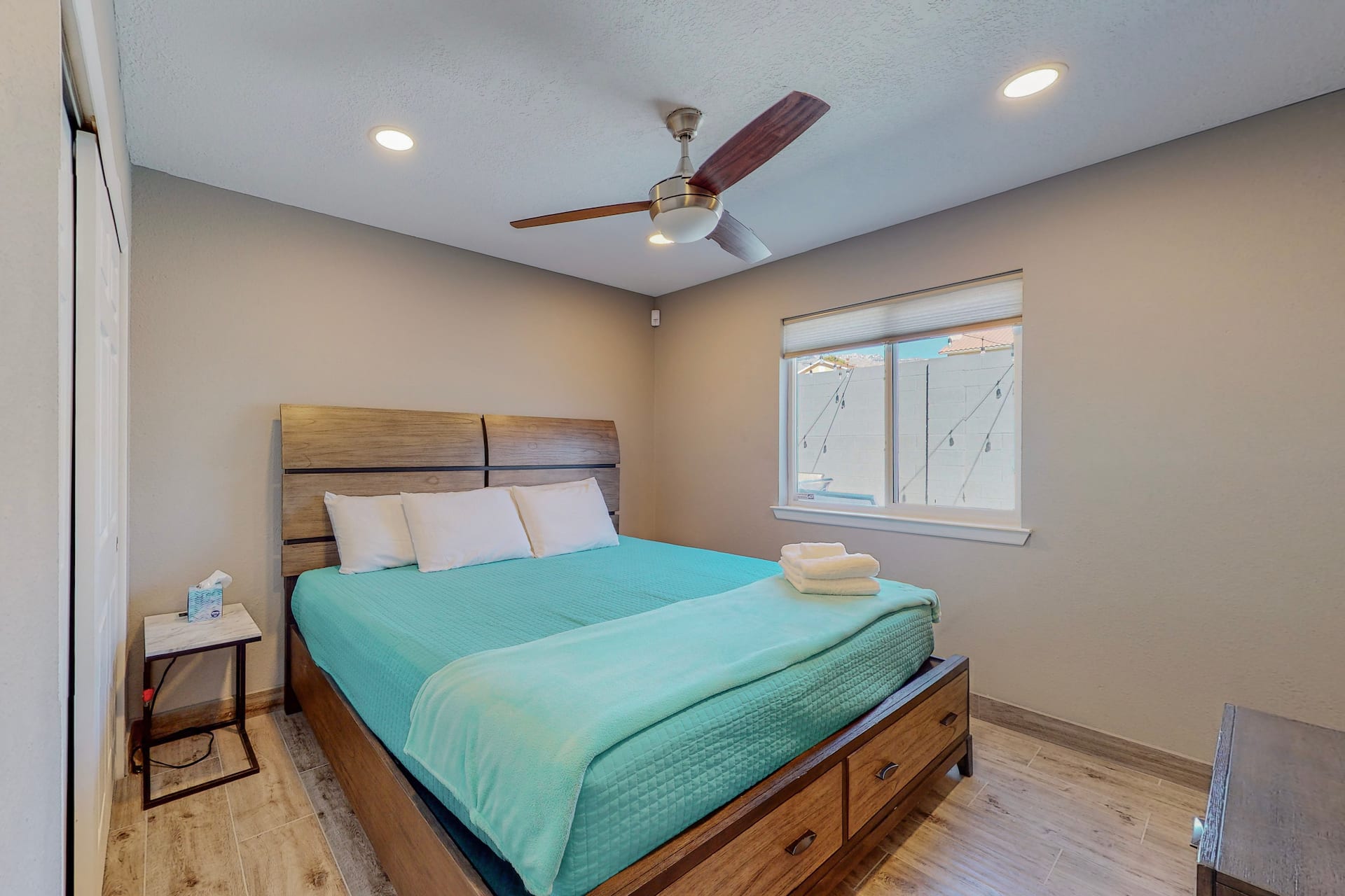 Hot Tub Beach House w/ Grill & 3 King Beds, photo 6