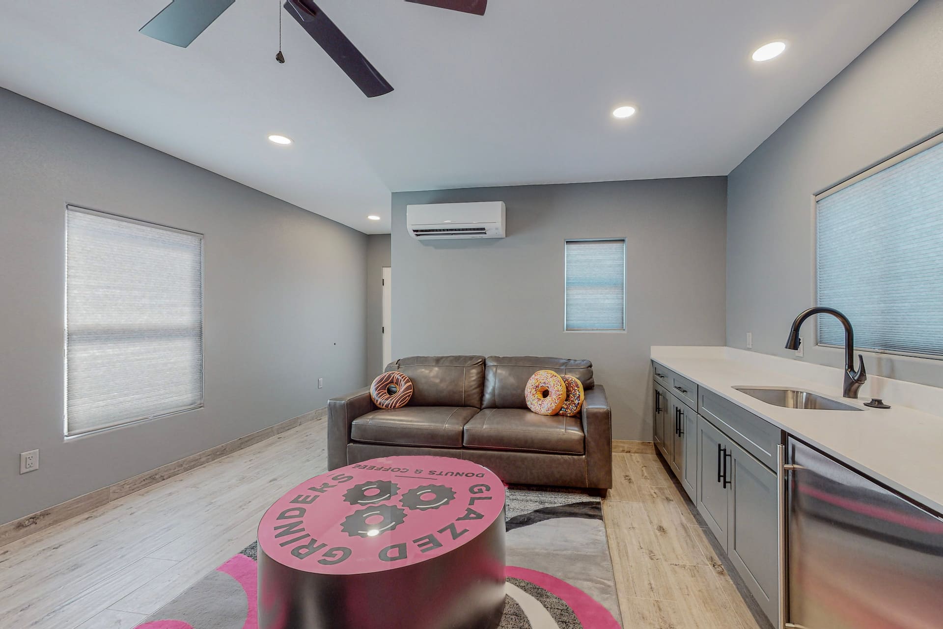 Casita Container w/ Hot Tub & King Bed On One Floor, photo 25