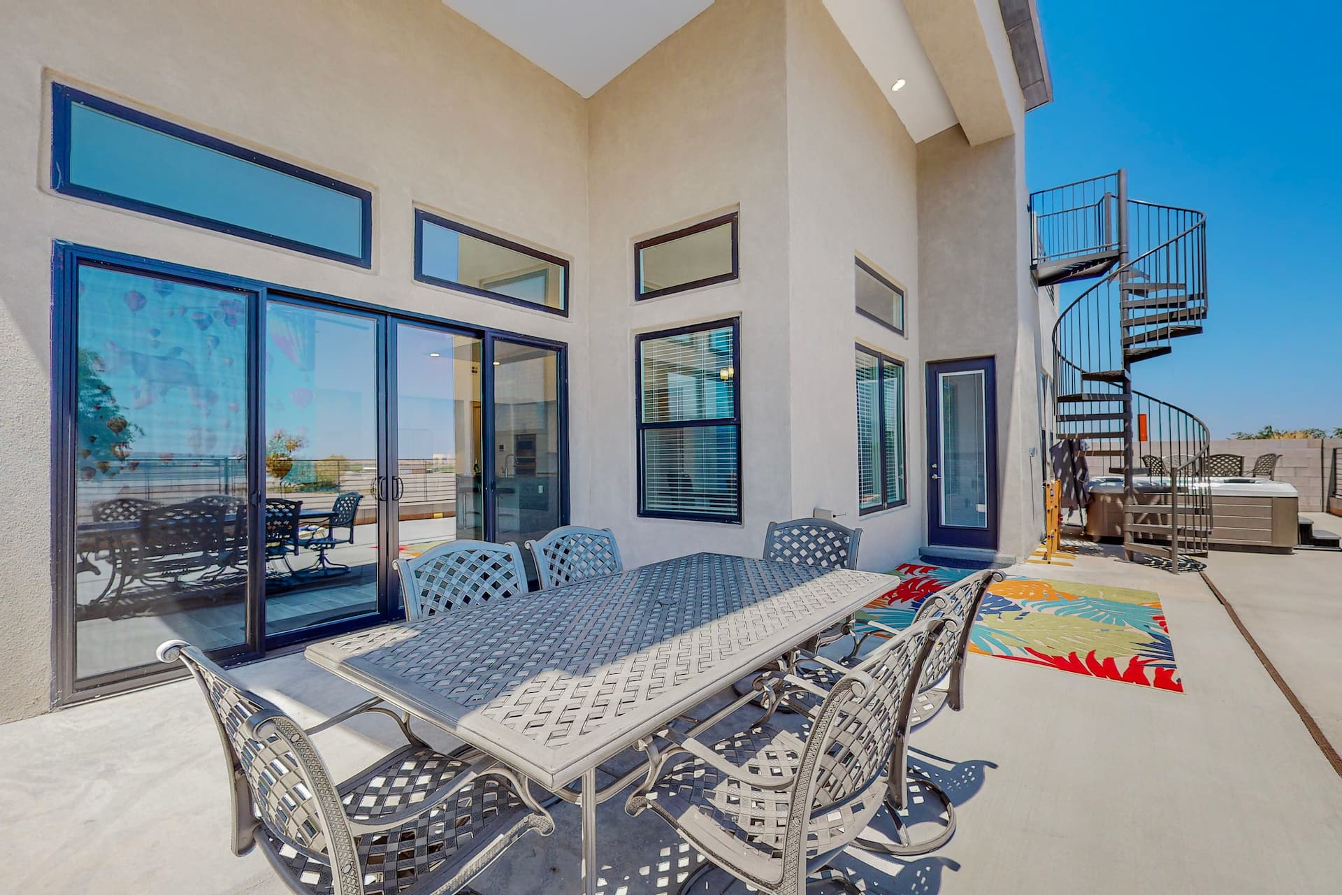 Luxurious Abode | Hot Tub & Rooftop Deck, photo 21