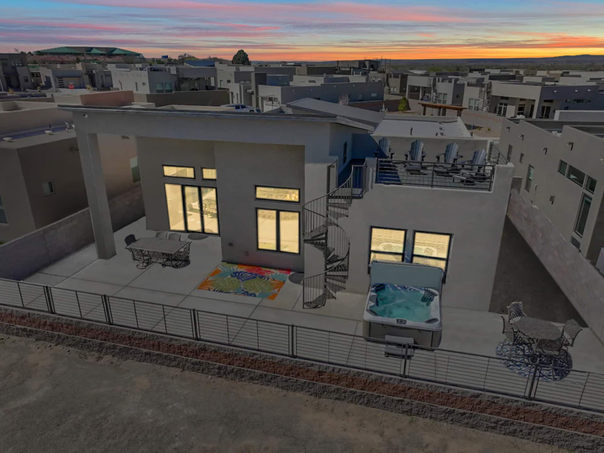 Luxurious Abode | Hot Tub & Rooftop Deck, photo 23