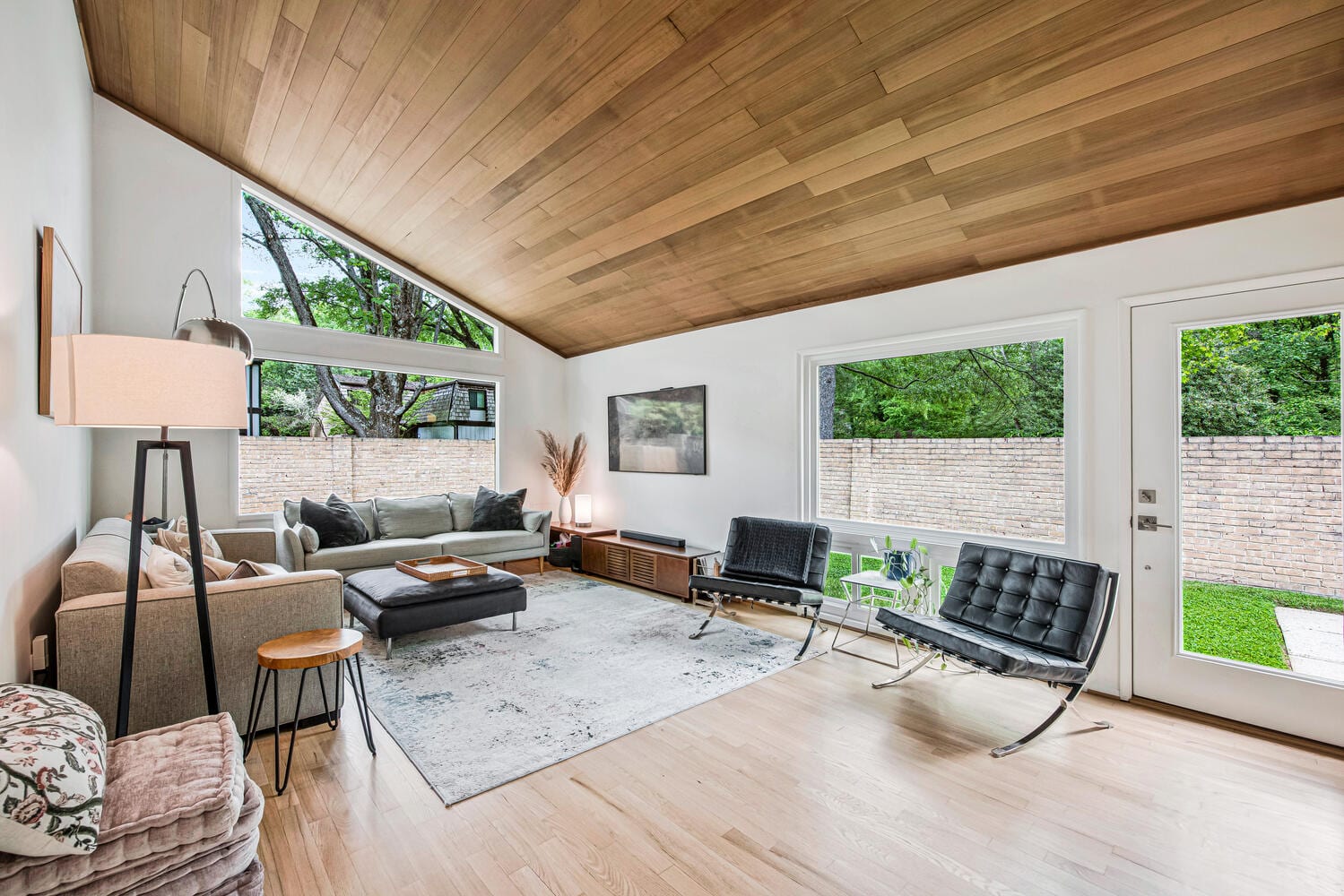 Living room at an Easy Stay Retreats home