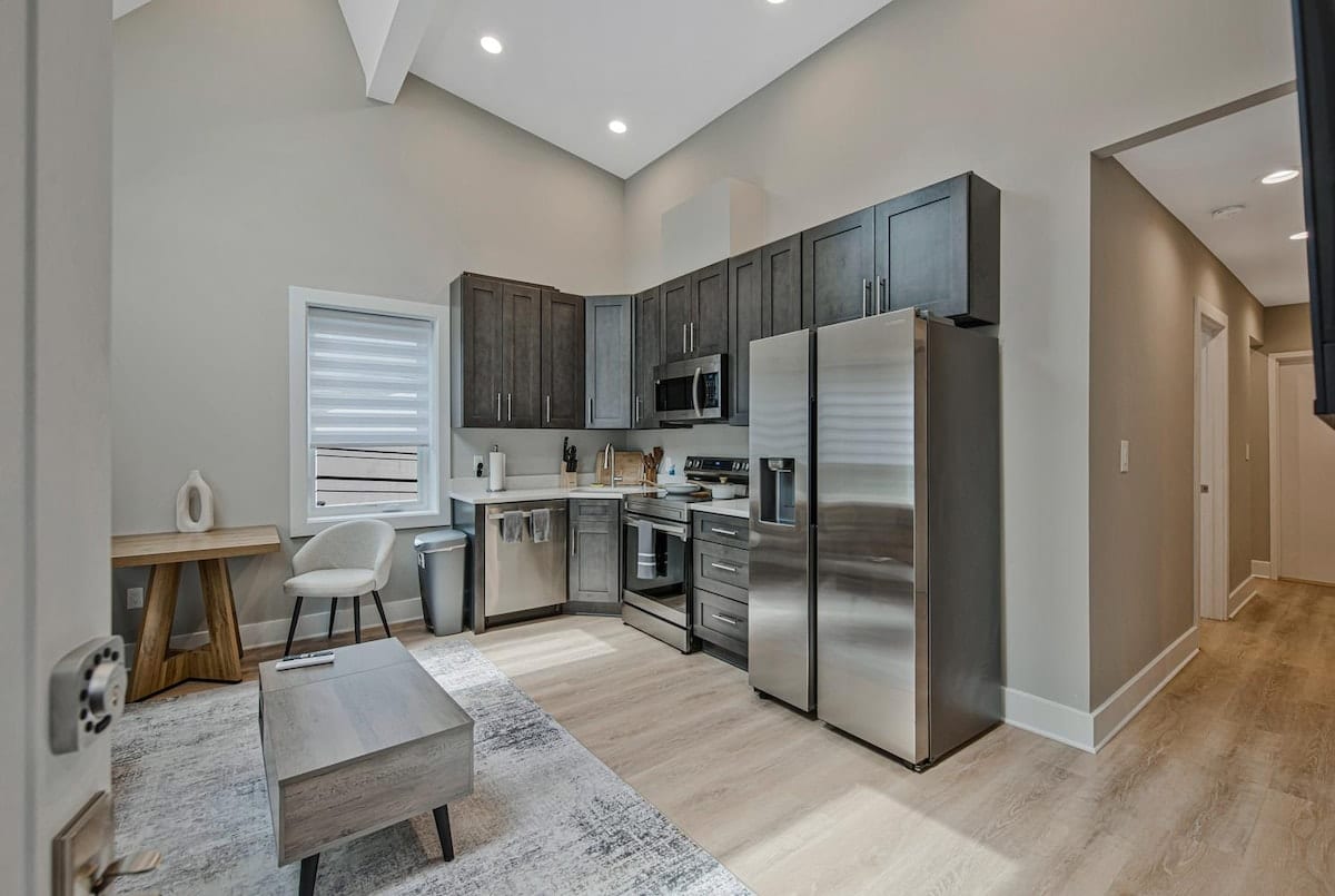Across Metro close to NIH/Walter Reed | Sleeps 10, photo 8