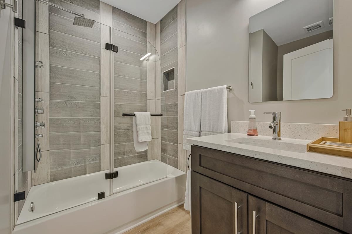 Across Metro close to NIH/Walter Reed | Sleeps 10, photo 30