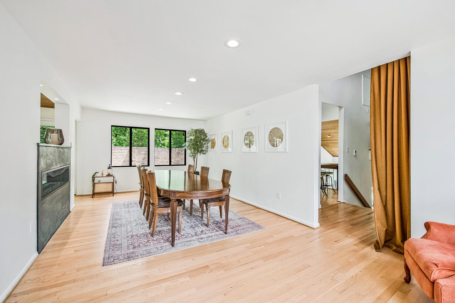 Modern Lux Stay by Walter Reed, DC and more!, photo 15
