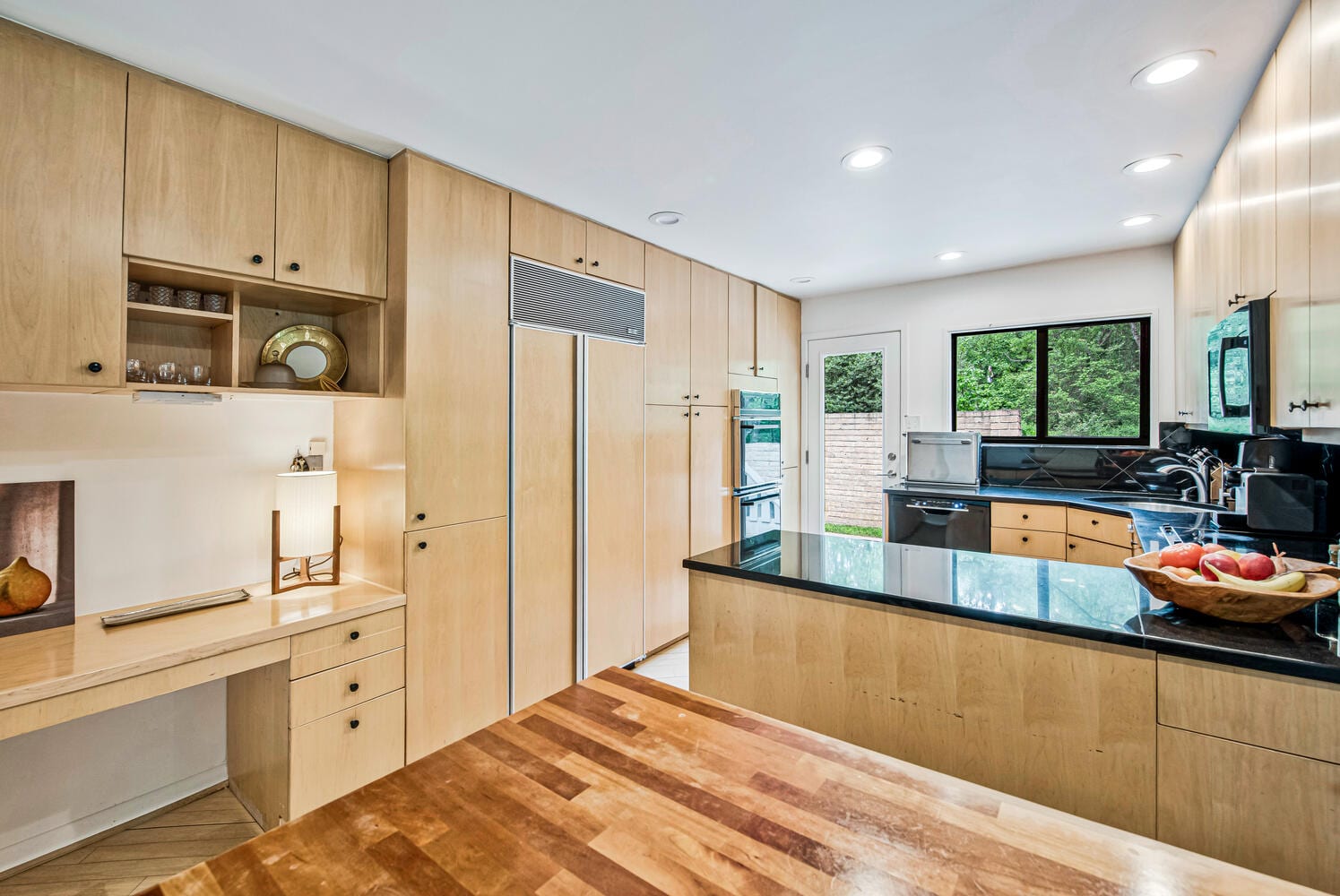 Modern Lux Stay by Walter Reed, DC and more!, photo 20